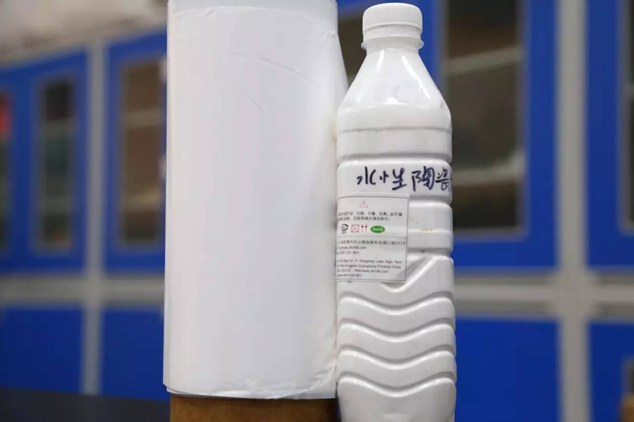 陶瓷浆料起泡引起漏电，陶瓷浆料用消泡剂能解决根本问题